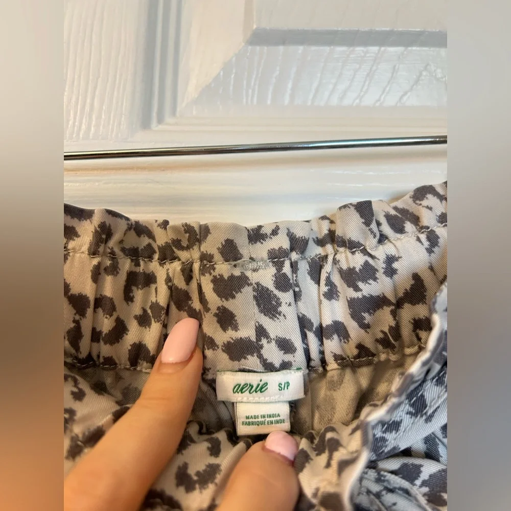 Aerie Gray Leopard Print Shorts - Picture 9 of 12